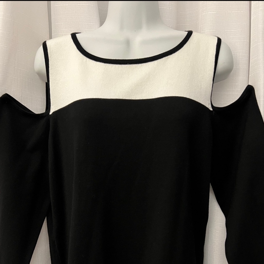 SPRING FWD SPECIAL! Cable & Gauge Black & Bone Cold Shoulder Sweater, NWT